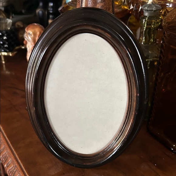 Vintage Brown Oval Wooden Picture Frame - Picture 1 of 7